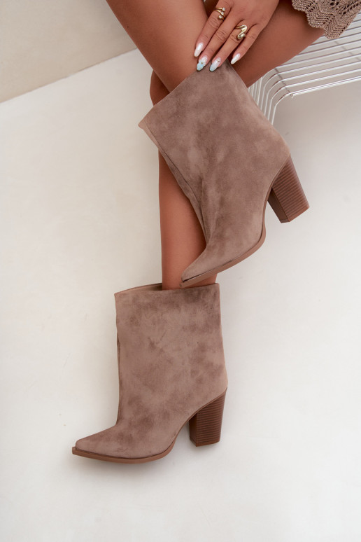 Botines de mujer de punta en color caqui Hileta