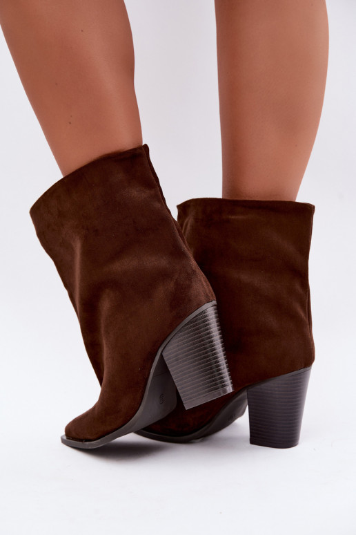 Botines de mujer de punta en color marrón Hileta