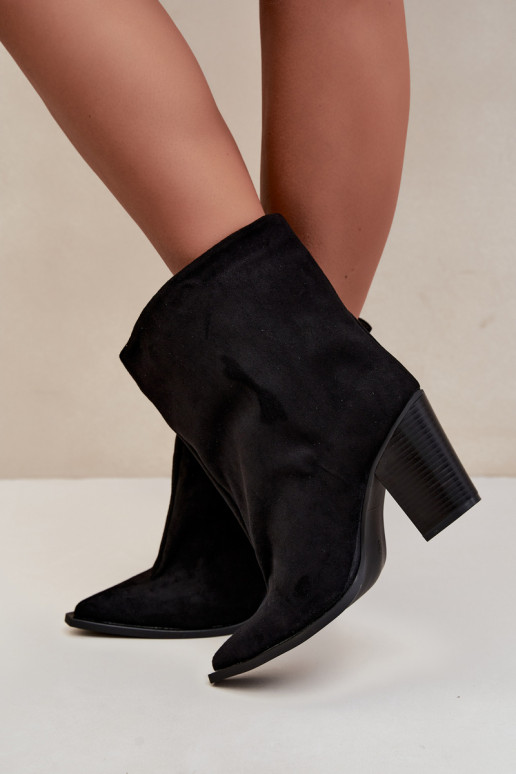 Botines de mujer de punta en color negro Hileta