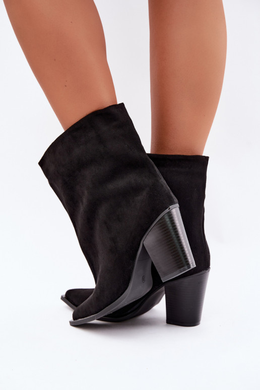 Botines de mujer de punta en color negro Hileta