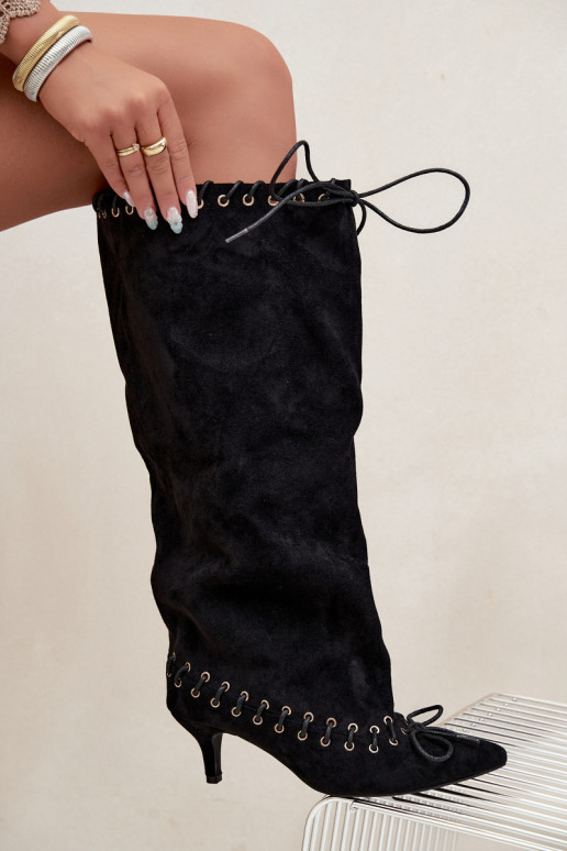 Botas altas con tacón medio de ante sintético con cordones decorativos en color negro Juletta
