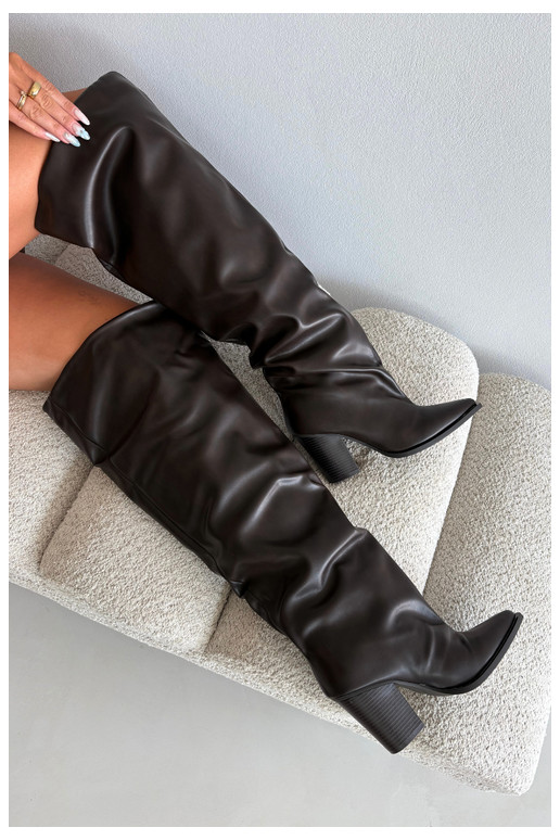 Botas largas de mujer con tacón en estilo slip-on de cuero sintético chocolate Anica
