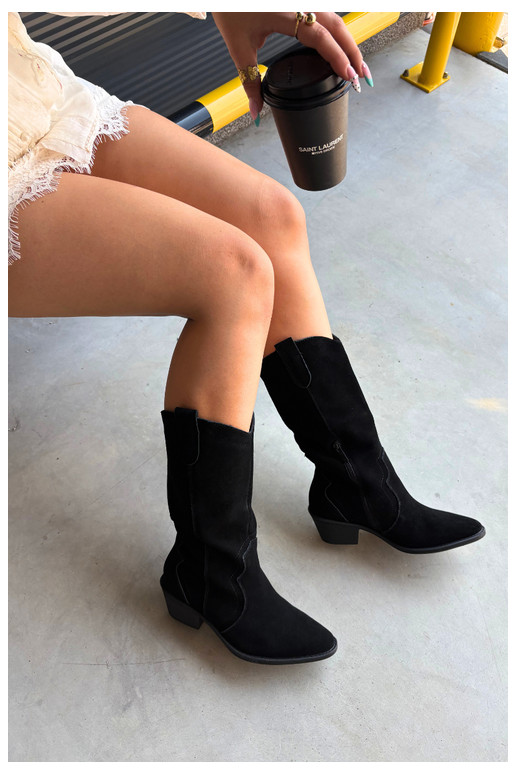 Botas altas de estilo cowboy de ante natural con aislamiento y tacón en color negro Radley