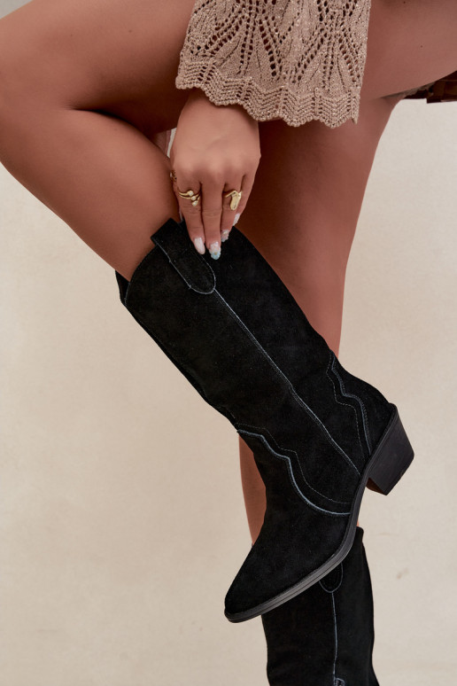 Botas altas de estilo cowboy de ante natural con aislamiento y tacón en color negro Radley