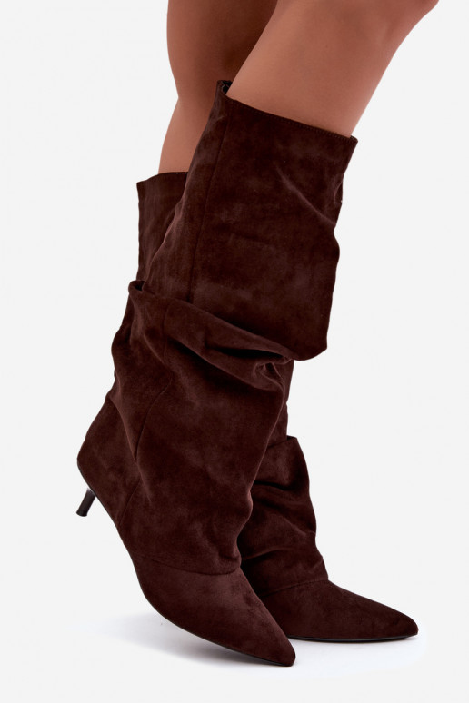 Botas arrugadas de chocolate hasta la rodilla con tacón kitten de ante LoĮen