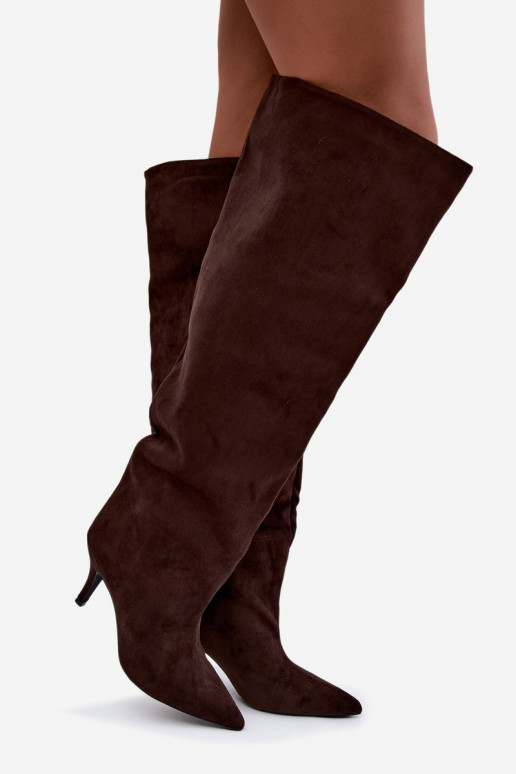 Botas altas para mujer slip-on con tacones finos en color chocolate Corly
