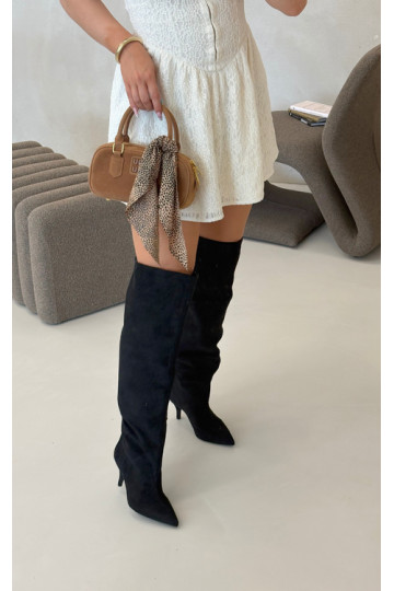Botas altas para mujer slip-on con tacones finos en color negro Corly