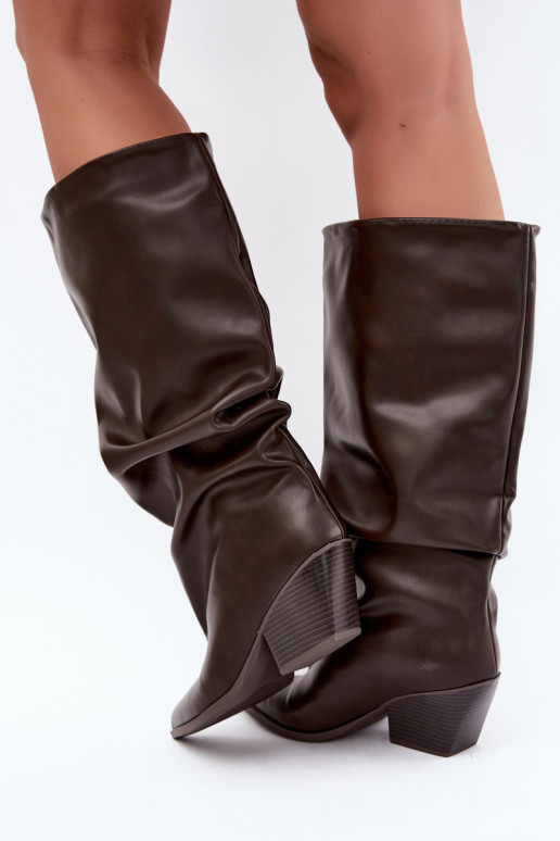 Botas altas color chocolate de slip-on con tacones y punta afilada de cuero sintético Blenia