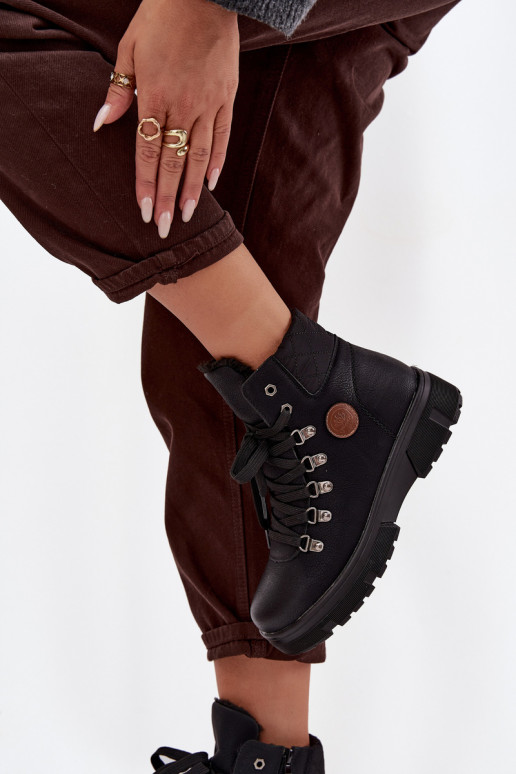 botas de mujer negras aisladas con plataforma Zaraine