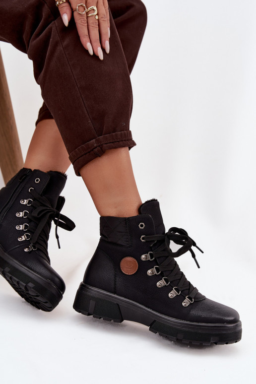 botas de mujer negras aisladas con plataforma Zaraine