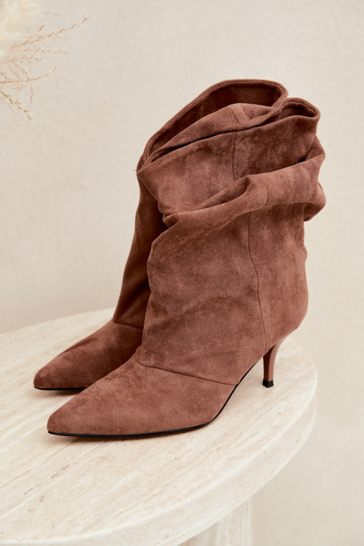 Botines marrones de slip-on con tacones delgados Slouchy Yesenia