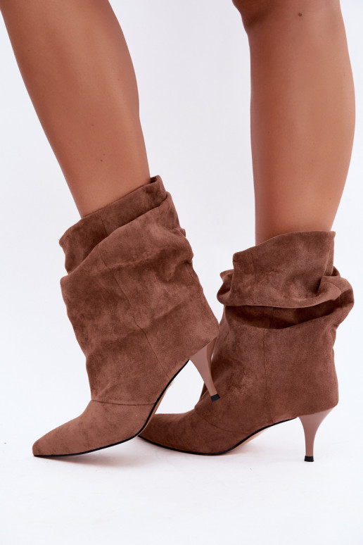 Botines marrones de slip-on con tacones delgados Slouchy Yesenia