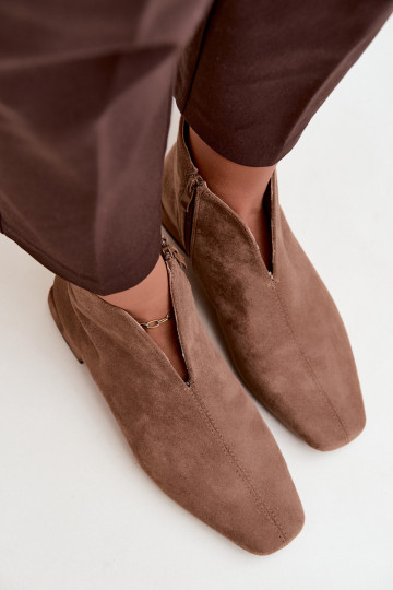 Botines bajos color arena Cut Out con tacones anchos Canella