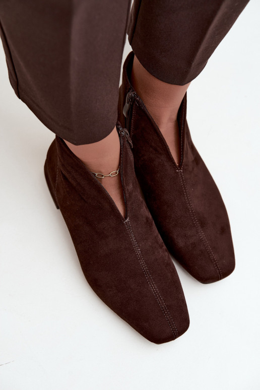 Botines bajos color chocolate Cut Out con tacones anchos Canella