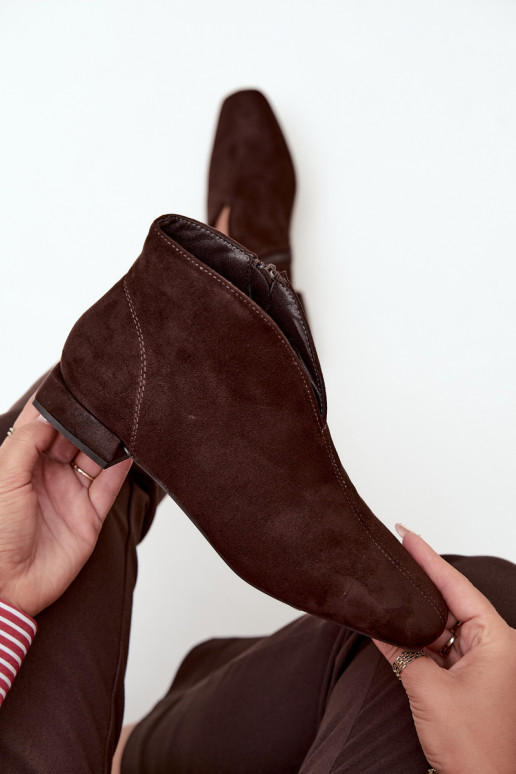 Botines bajos color chocolate Cut Out con tacones anchos Canella