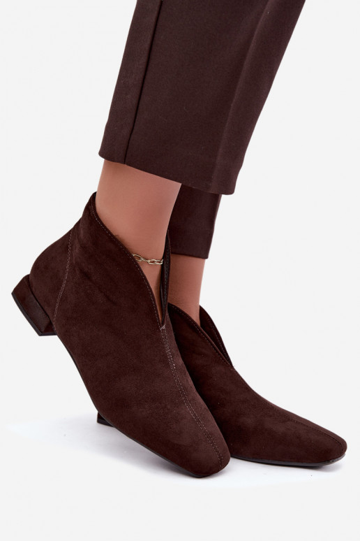 Botines bajos color chocolate Cut Out con tacones anchos Canella