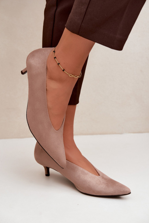 Zapatos de ante color arena con Kitten Heel Nuretta
