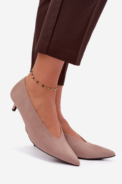 Zapatos de ante color arena con Kitten Heel Nuretta