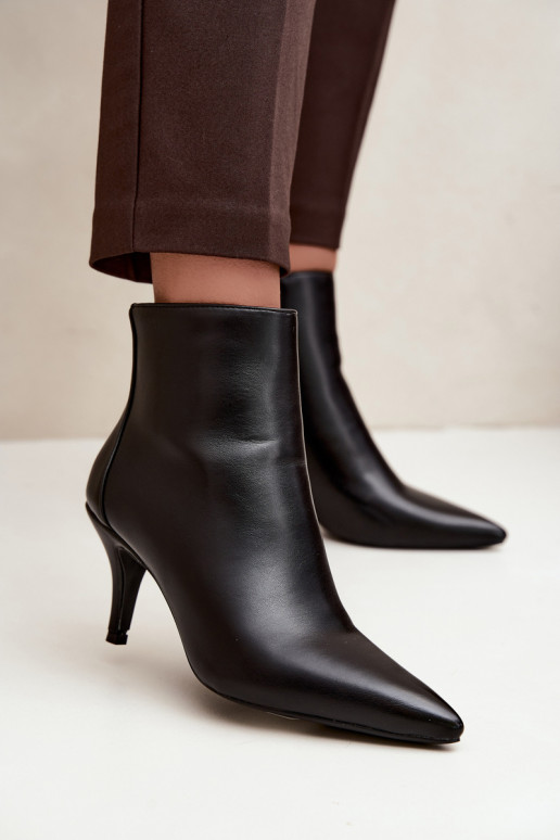 Botines negros con tacones delgados y punteras puntiagudas de piel sintética Niretta