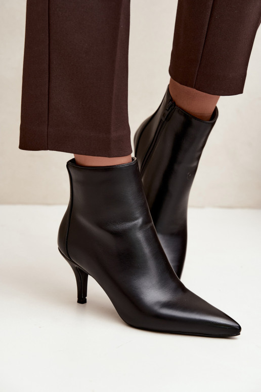 Botines negros con tacones delgados y punteras puntiagudas de piel sintética Niretta