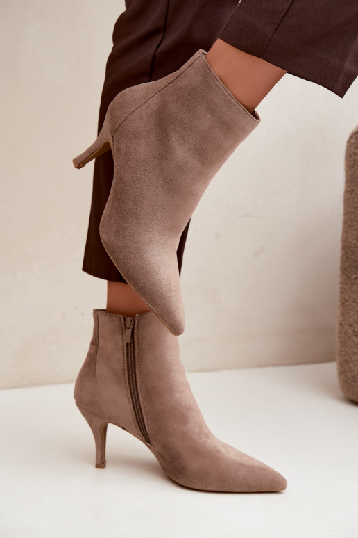 Botines kaki de ante sintético con tacones puntiagudos Niretta