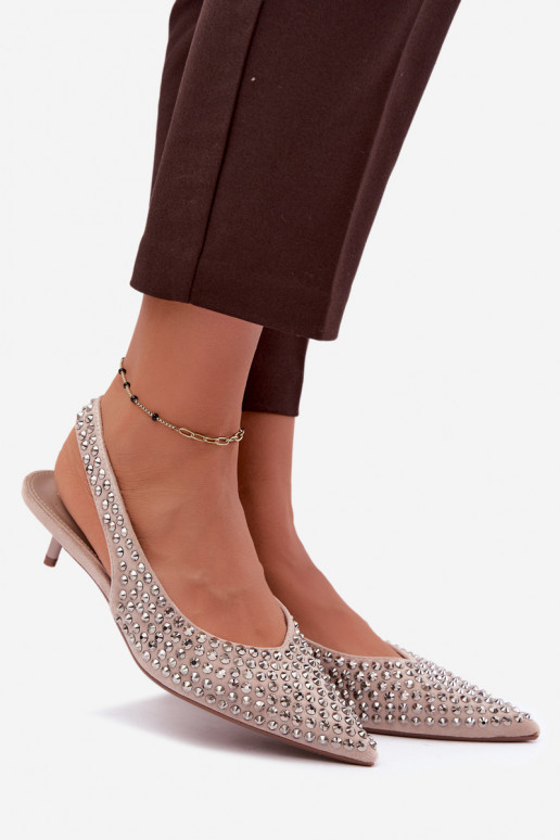 Sandalias de mujer color arena con tachuelas y tacón bajo Tai turidden