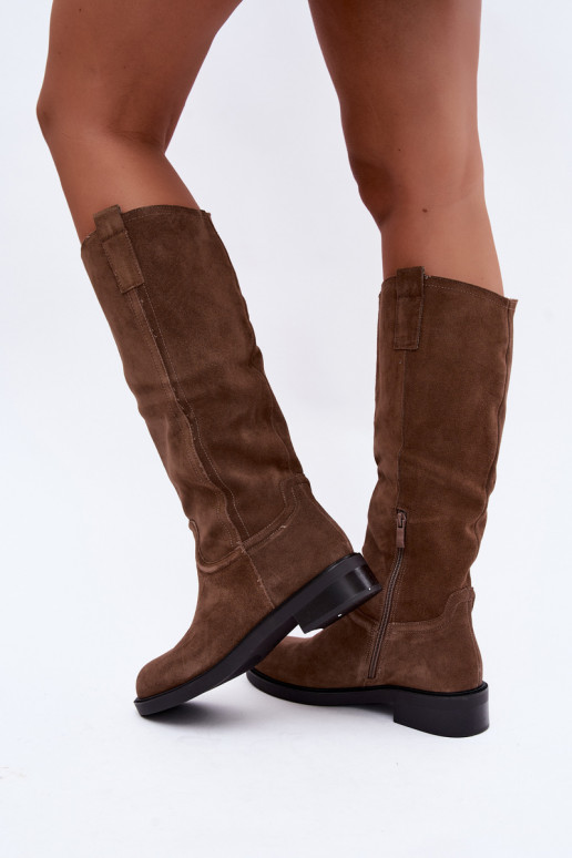 Botas marrones de ante aisladas Ashmere