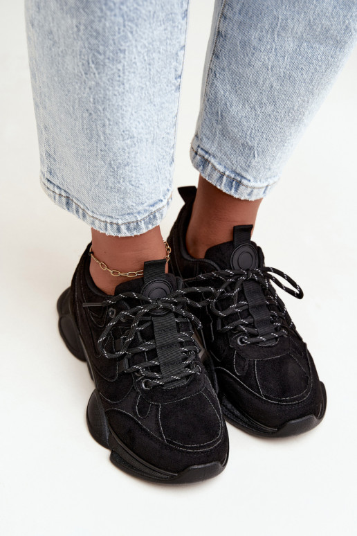 Zapatillas para mujer en color negro Shaley
