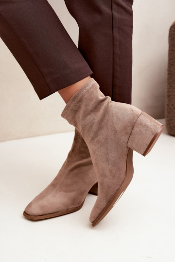 Botines de mujer con tacón tipo Klocek en color caqui Rosley