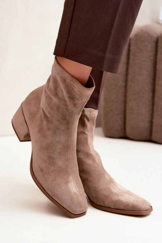 Botines de mujer con tacón tipo Klocek en color caqui Rosley