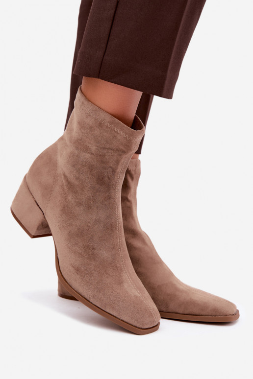 Botines de mujer con tacón tipo Klocek en color caqui Rosley