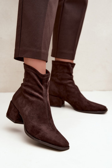 Botines de mujer con tacón tipo Klocek en color chocolate Rosley