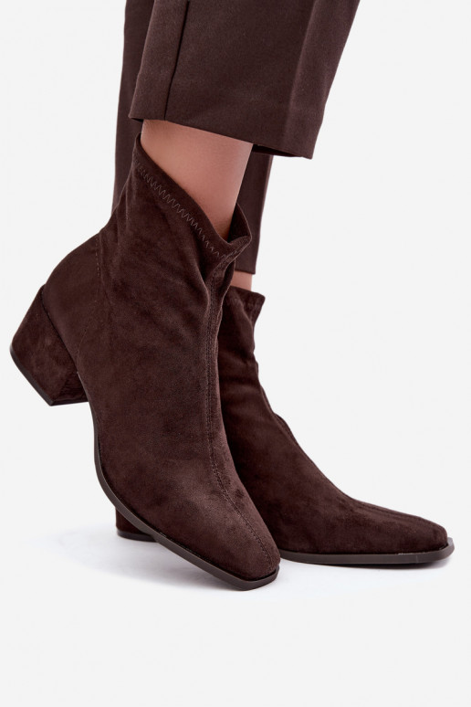 Botines de mujer con tacón tipo Klocek en color chocolate Rosley