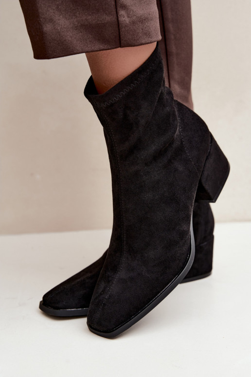 Botines de mujer con tacón tipo Klocek en color negro Rosley