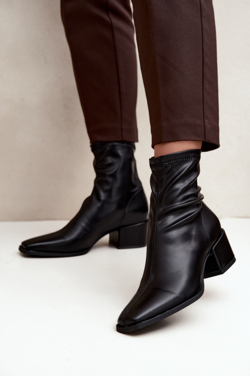 Botines de mujer con tacón tipo Klocek de cuero sintético en color negro Rosley