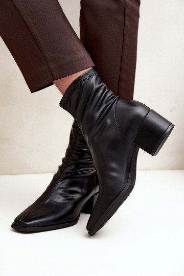 Botines de mujer con tacón tipo Klocek de cuero sintético en color negro Rosley 2
