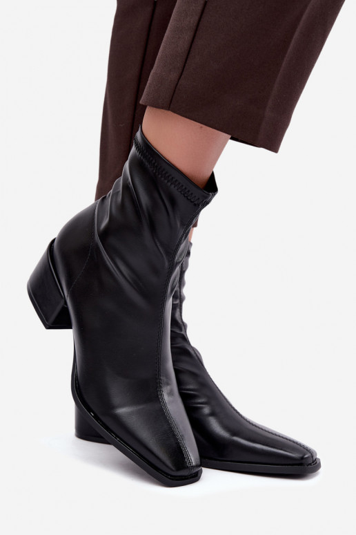 Botines de mujer con tacón tipo Klocek de cuero sintético en color negro Rosley