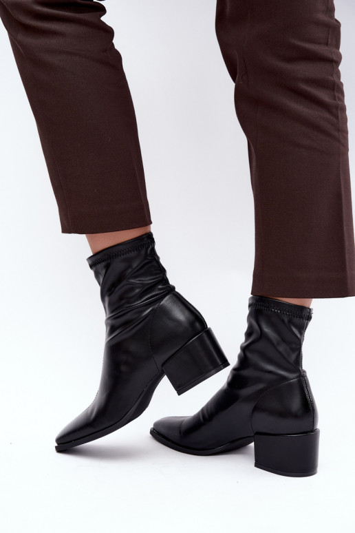 Botines de mujer con tacón tipo Klocek de cuero sintético en color negro Rosley