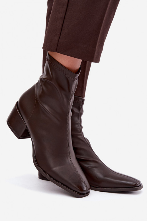Botines de mujer con tacón tipo Klocek de cuero sintético en color chocolate Rosley