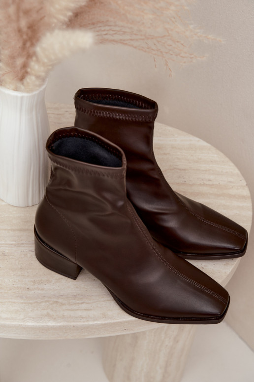 Botines de mujer con tacón tipo Klocek de cuero sintético en color chocolate Rosley