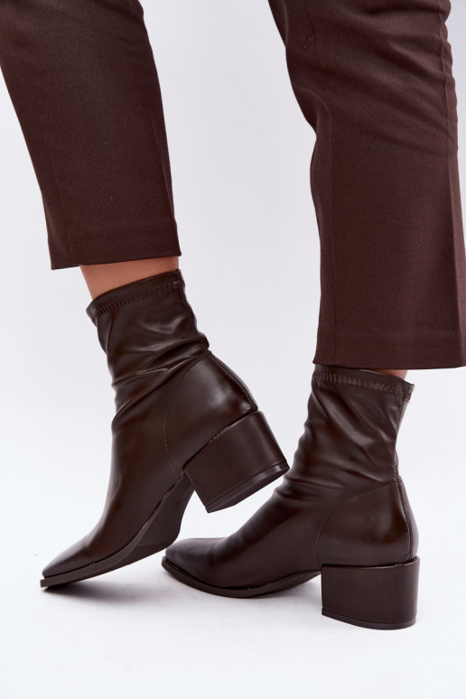 Botines de mujer con tacón tipo Klocek de cuero sintético en color chocolate Rosley