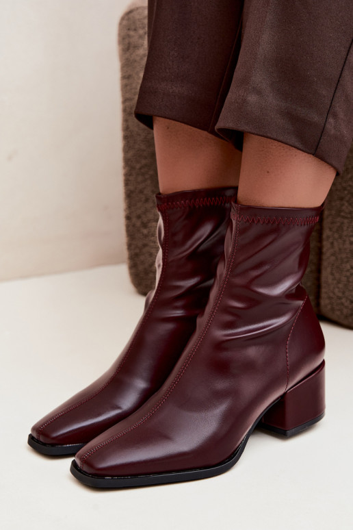 Botines de mujer con tacón tipo Klocek de cuero sintético en color burdeos Rosley
