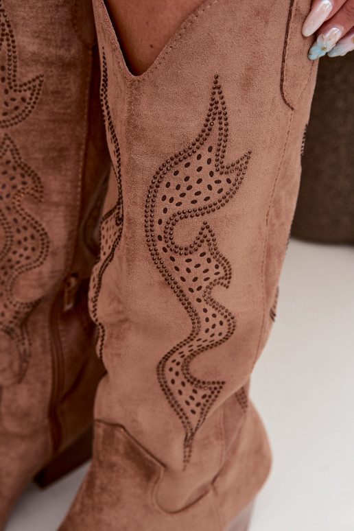 botas de estilo cowboy largas con decoración en el caño en color marrón Greyla