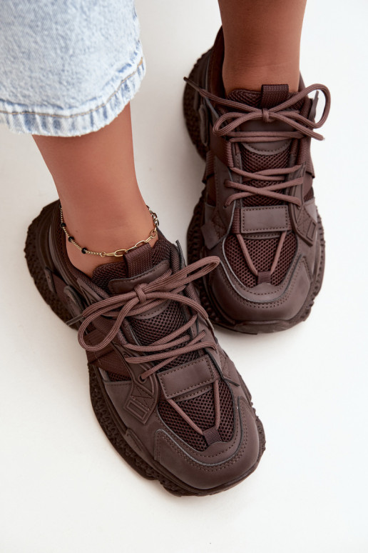 zapatillas con rayas en color chocolate Ellery