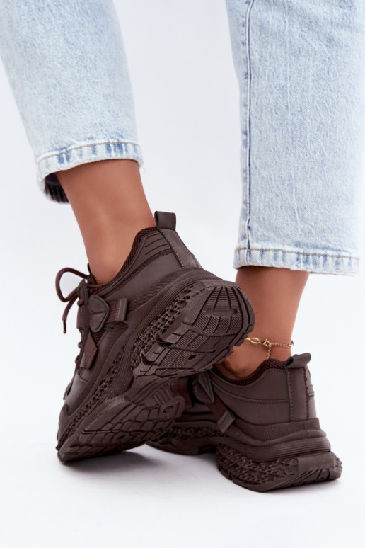 zapatillas con rayas en color chocolate Ellery