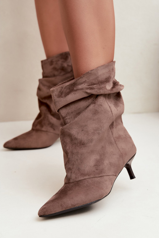 botines slouchy de tacón en color caqui Farren