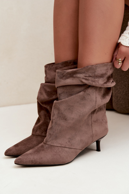 botines slouchy de tacón en color caqui Farren