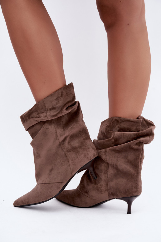 botines slouchy de tacón en color caqui Farren