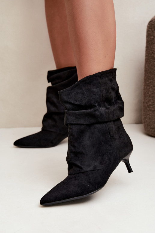 botines slouchy de tacón en color negro Farren