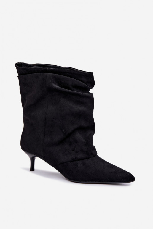 botines slouchy de tacón en color negro Farren